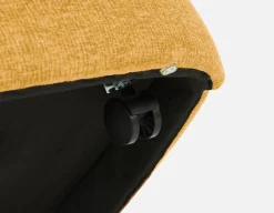 MAGNUS dining chair on casters