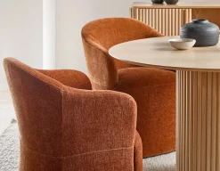 MAGNUS dining chair on casters