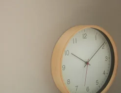 ORA wooden wall clock 26 cm